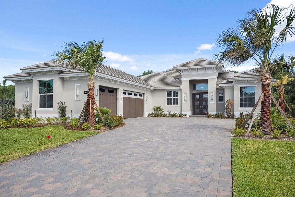 Attached, Exterior, Facade, Ranch