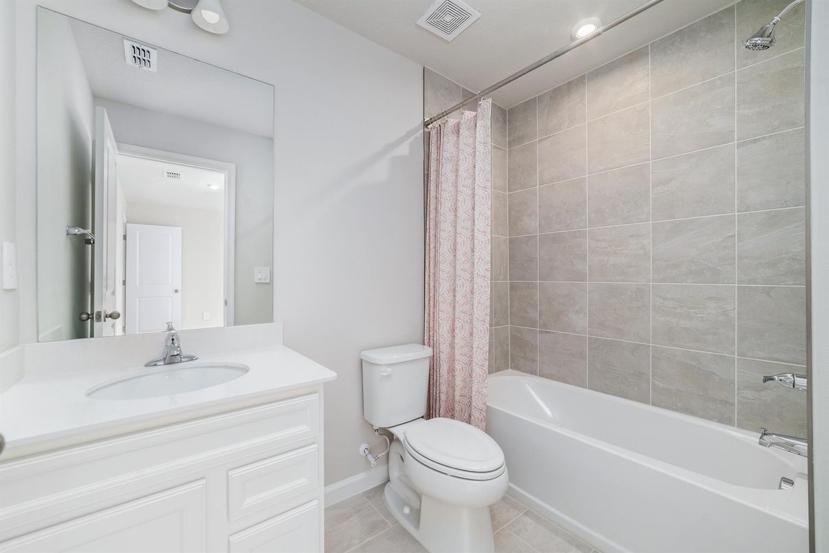 Bathroom, Interior, Recessed Lighting