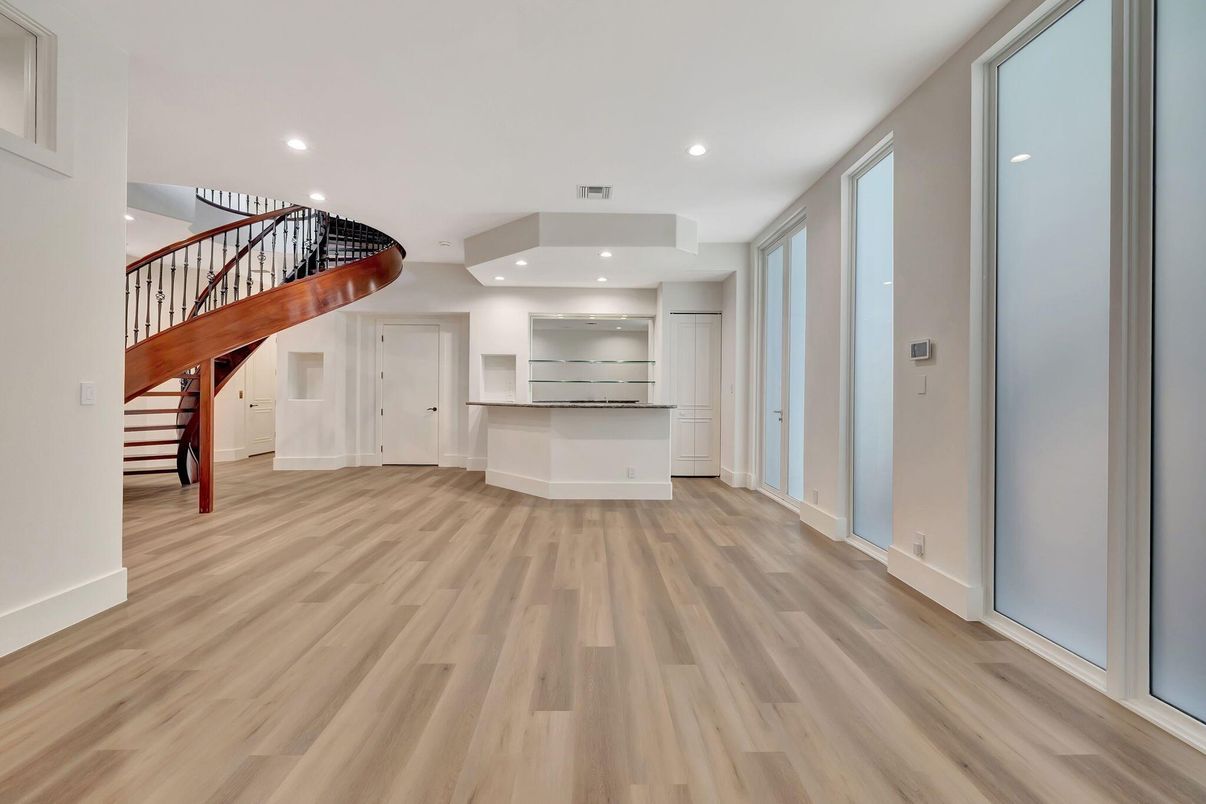 Interior, Recessed Lighting, Wood Texture Flooring
