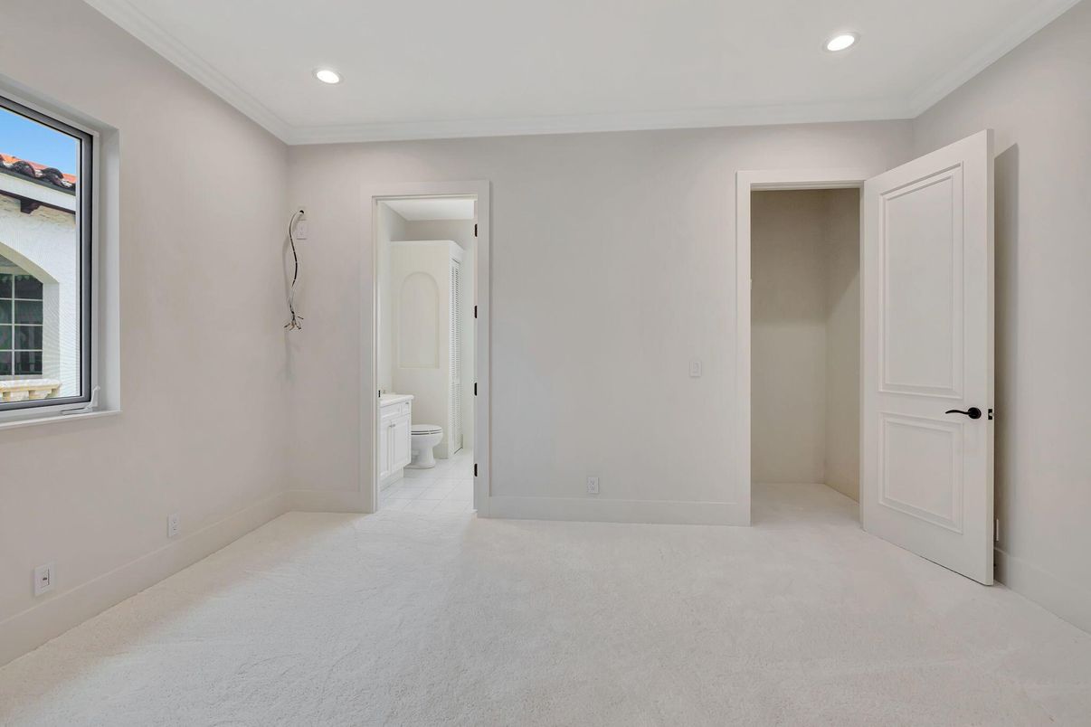 Bathroom, Empty room, Interior, Recessed Lighting
