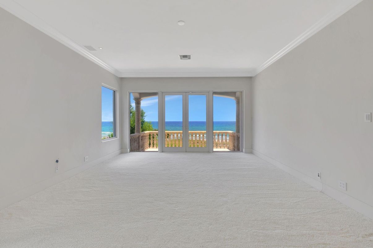 Empty room, Interior, Water