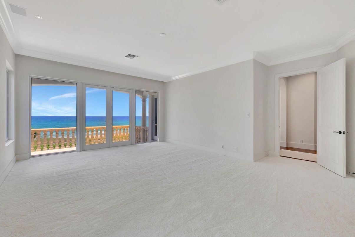 Empty room, Interior, Recessed Lighting, Water