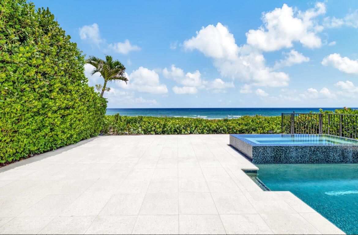 Exterior, Pool, Water