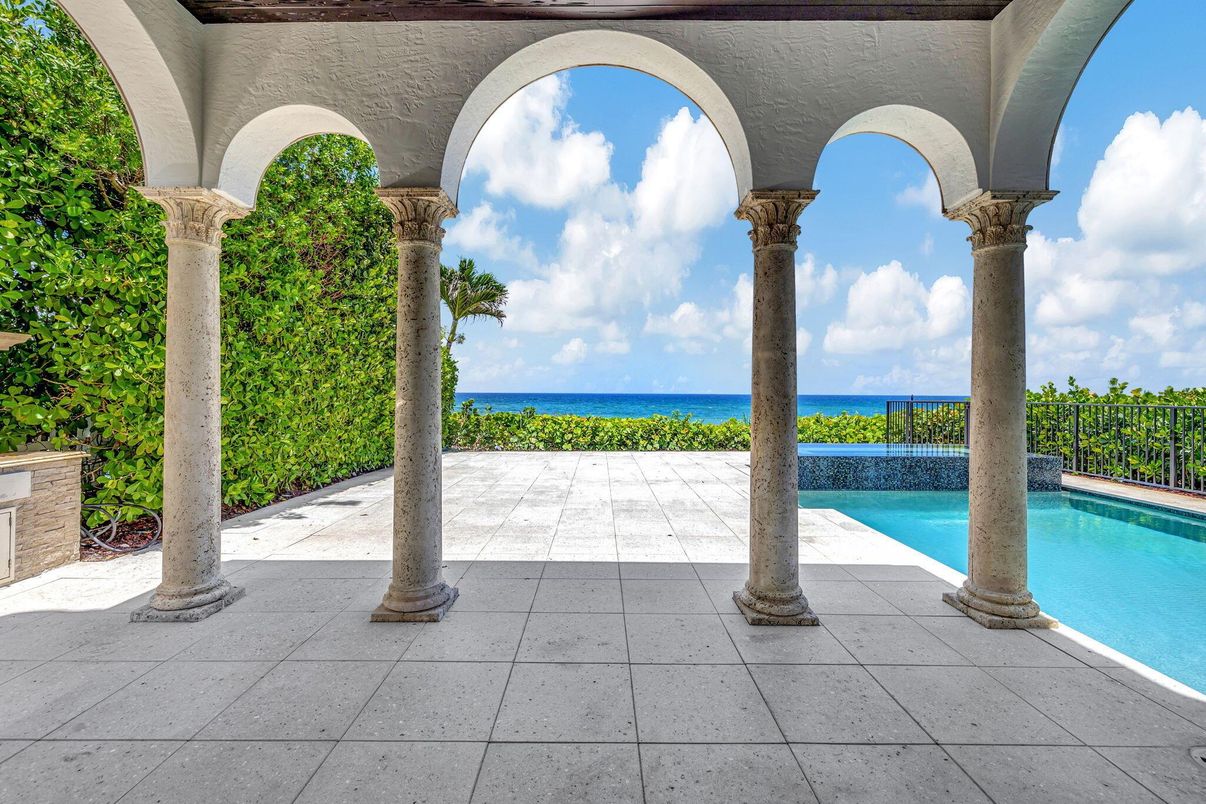 Exterior, Pool, Water