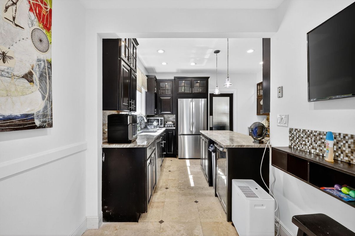 Interior, Kitchen, Pendant Lights, Recessed Lighting, Stainless Steel Appliances