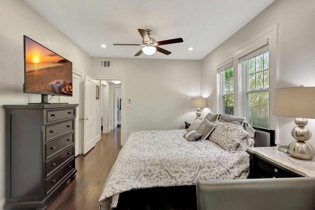 Bedroom, Interior, Recessed Lighting, Wood Texture Flooring