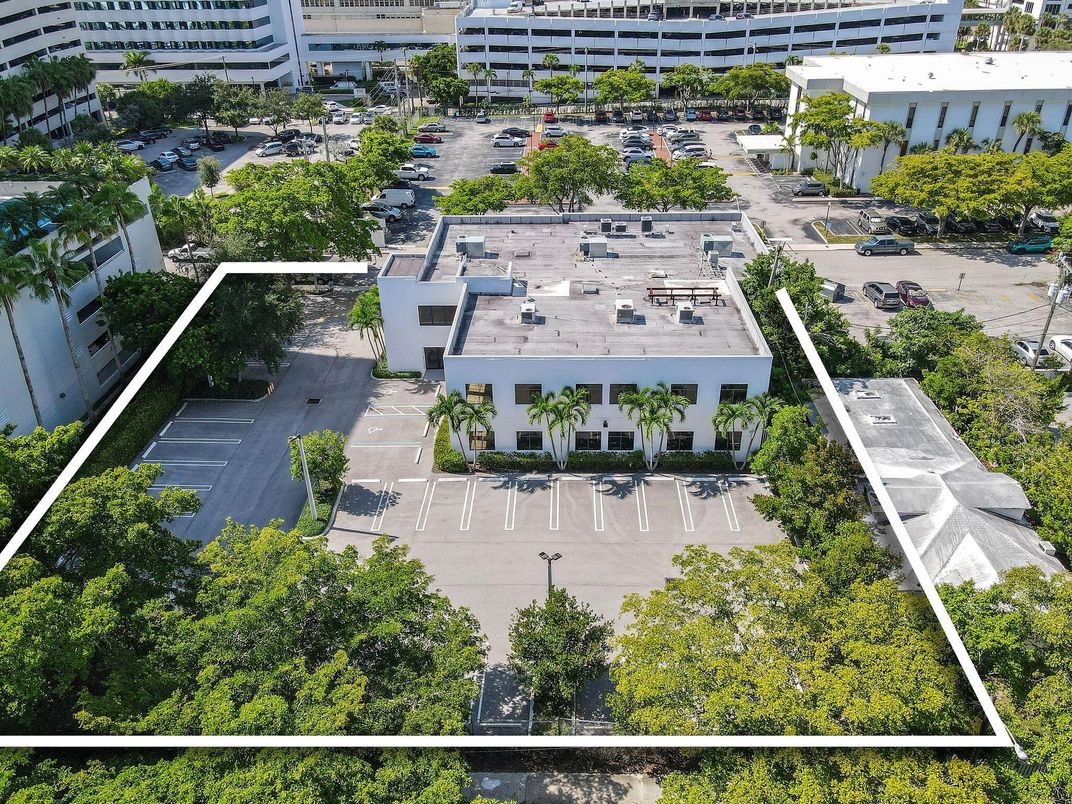 Exterior, Drone