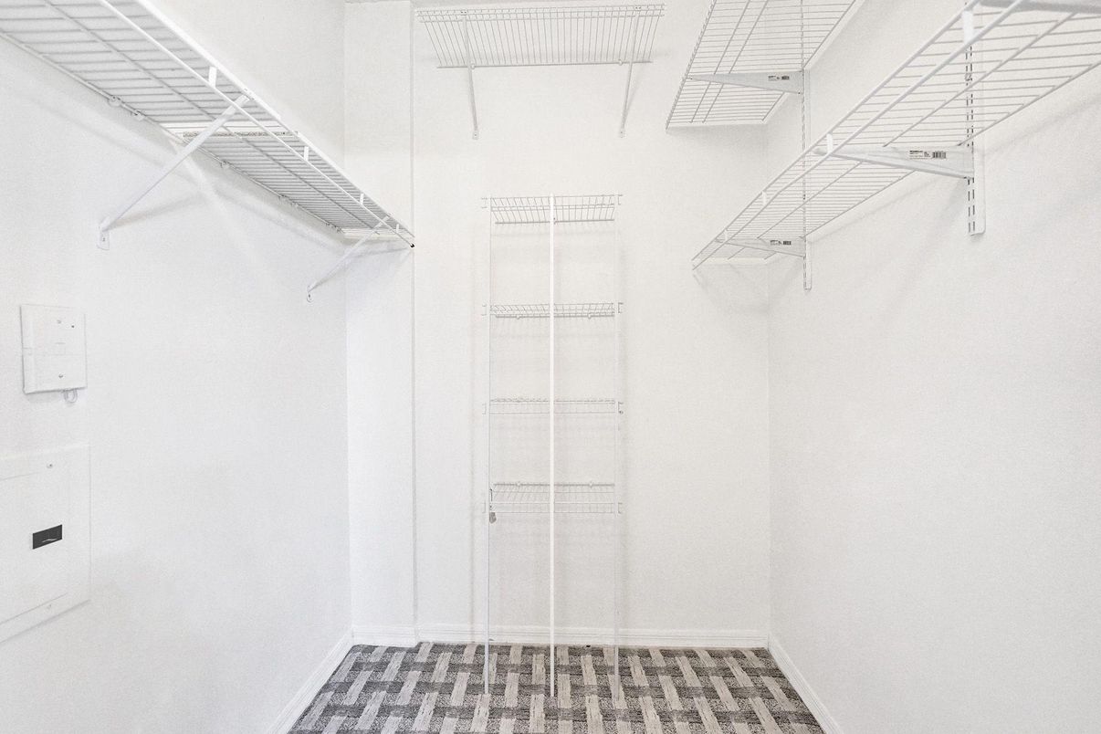 Interior, Walk-in Closets