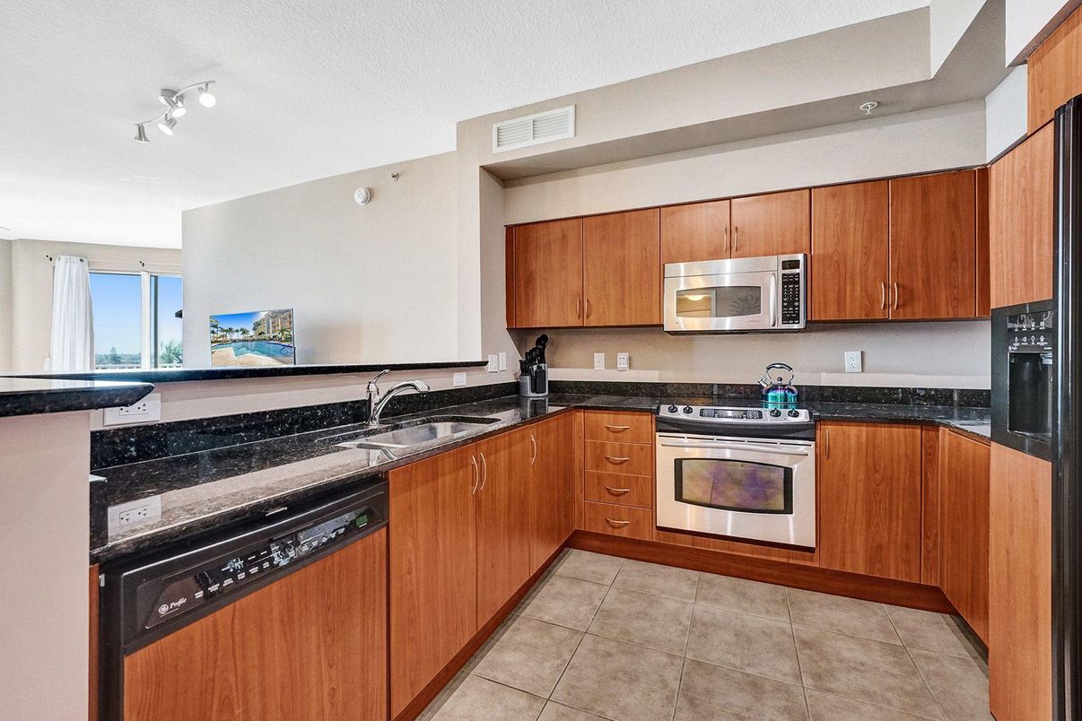 Interior, Kitchen, Stainless Steel Appliances