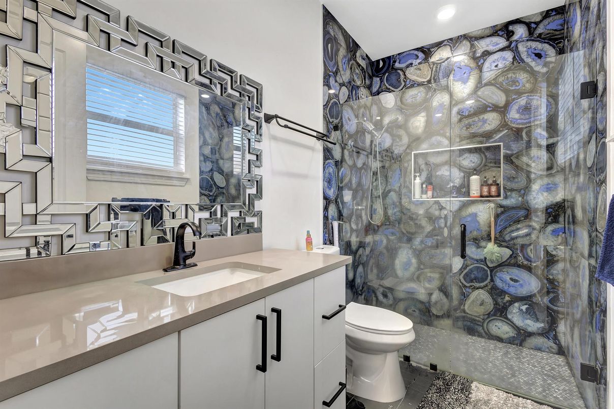 Bathroom, Interior, Recessed Lighting