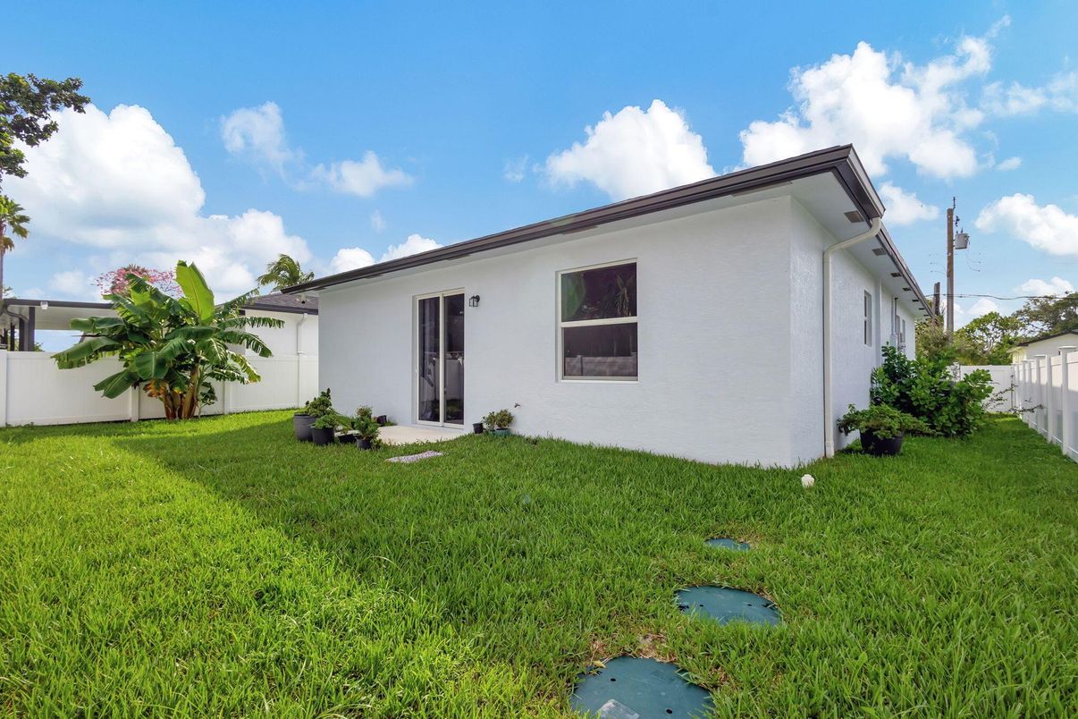 Backyard, Exterior