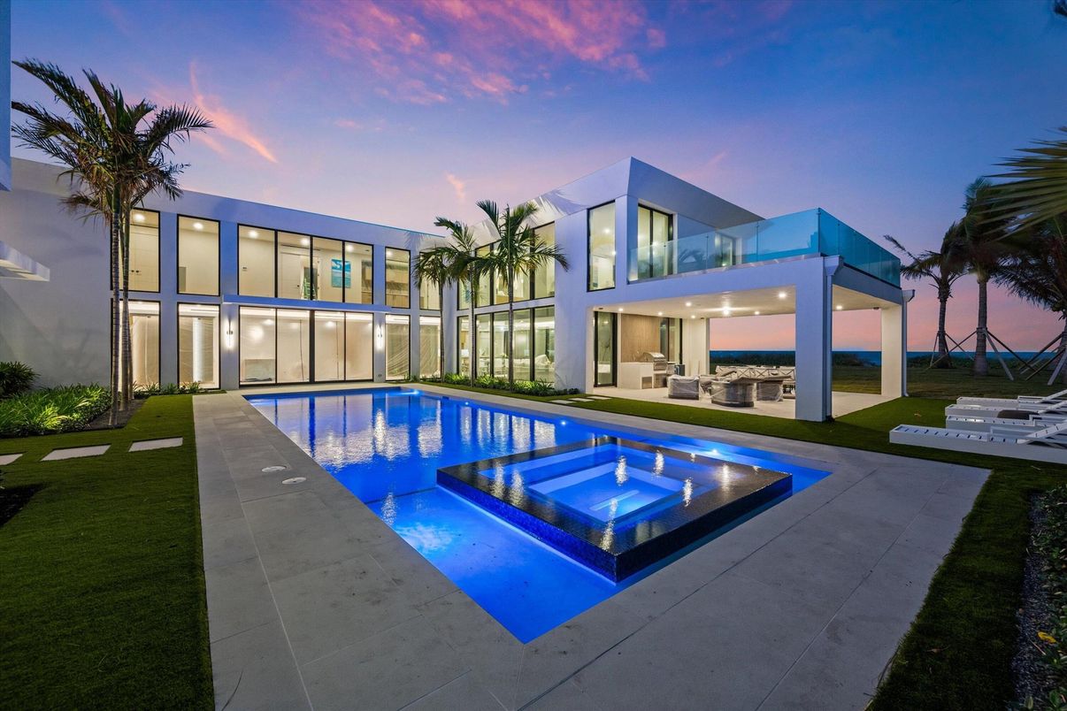 Backyard, Exterior, Pool