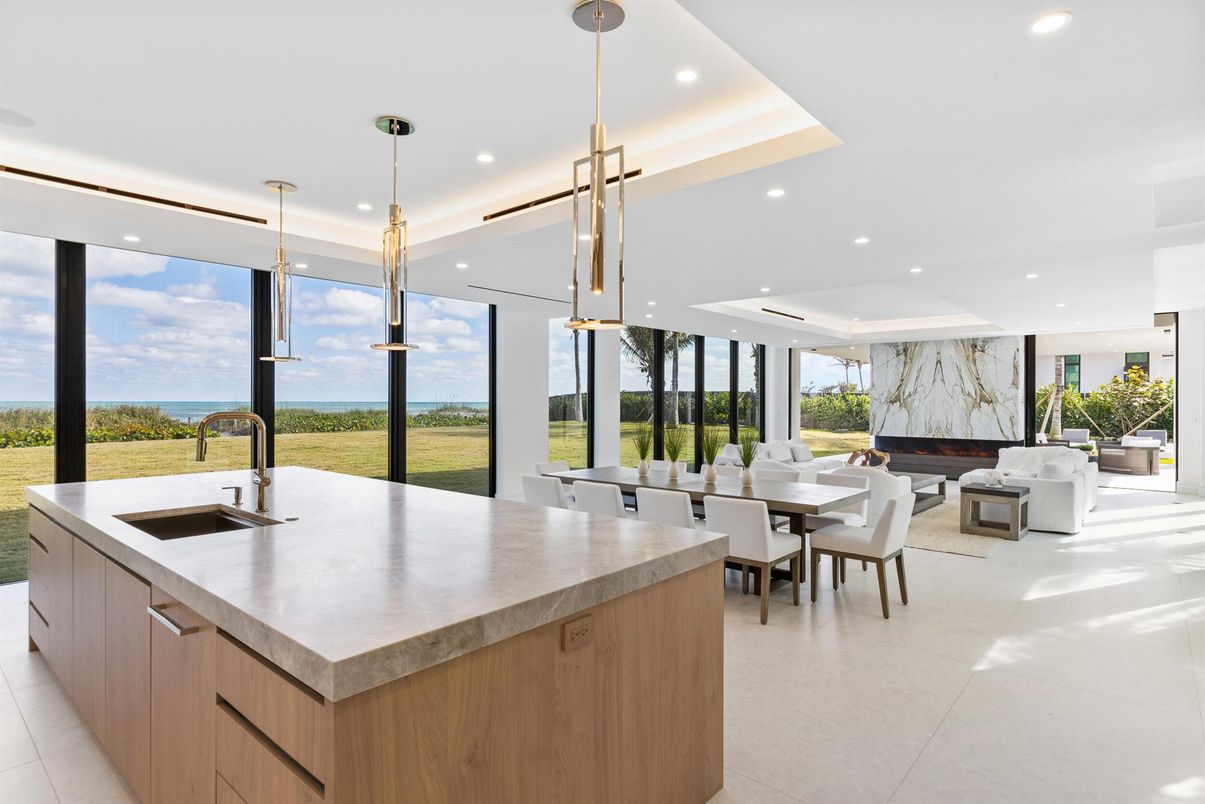 Dining room, Interior, Kitchen, Pendant Lights, Recessed Lighting, Water