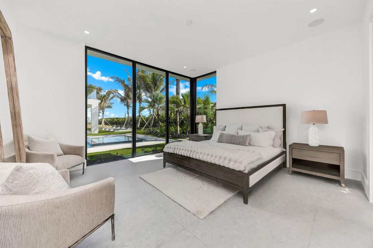 Bedroom, Interior, Recessed Lighting, Water