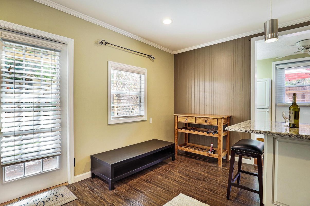Interior, Pendant Lights, Recessed Lighting, Wood Texture Flooring