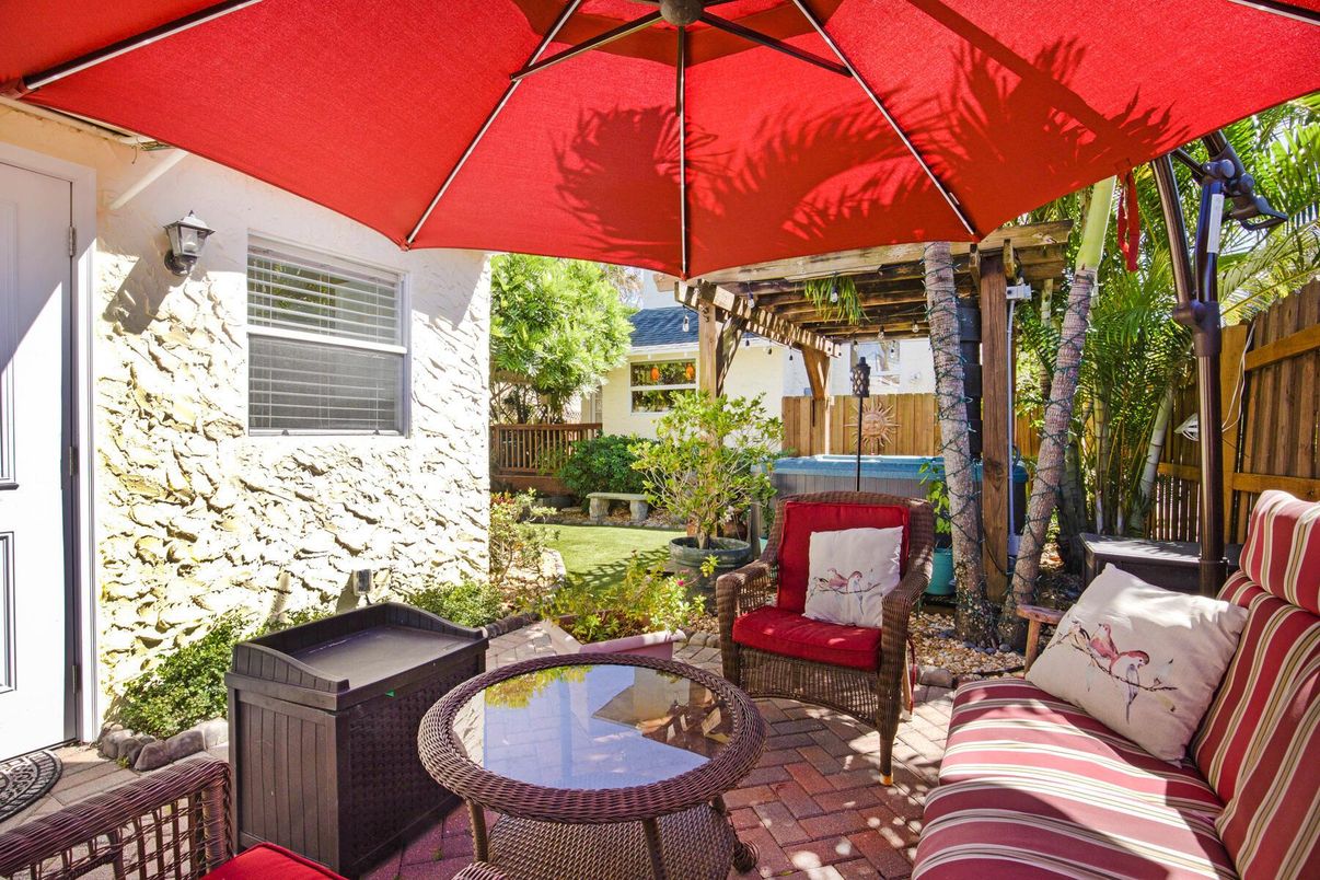 Exterior, Hot Tub