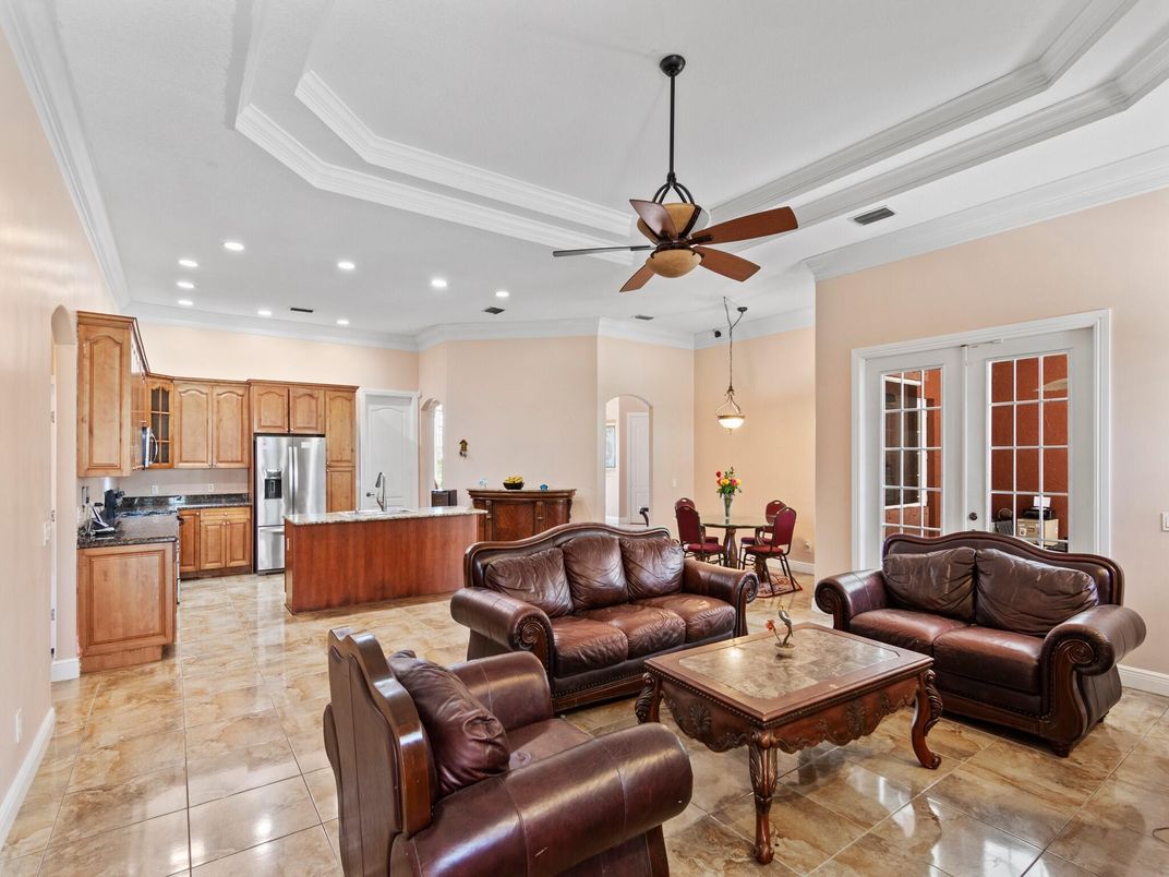 Dining room, Interior, Kitchen, Living room, Pendant Lights, Recessed Lighting, Stainless Steel Appliances