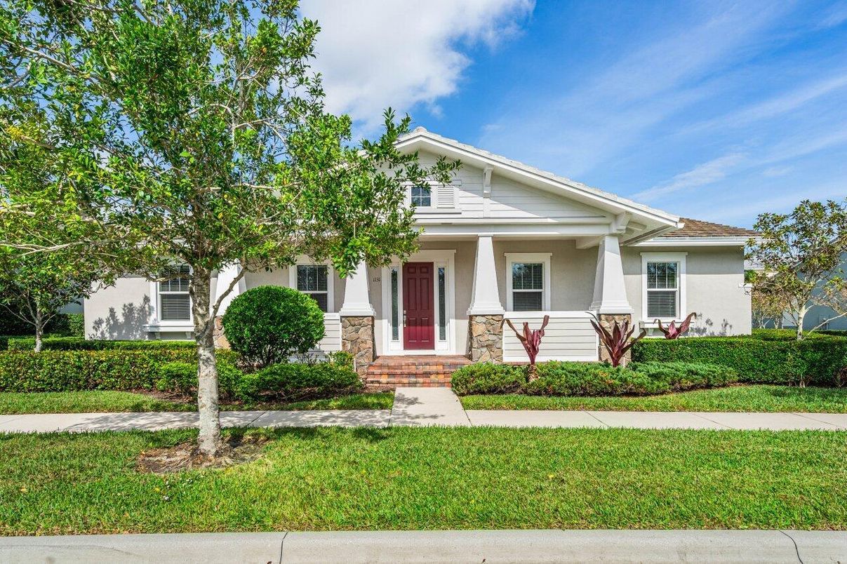 Exterior, Facade, American Craftsman