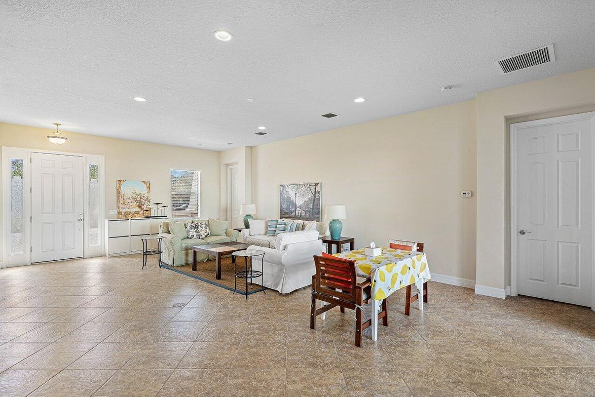 Dining room, Interior, Living room, Recessed Lighting