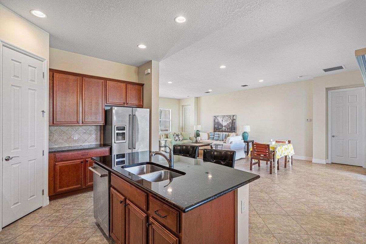 Dining room, Interior, Kitchen, Recessed Lighting, Stainless Steel Appliances