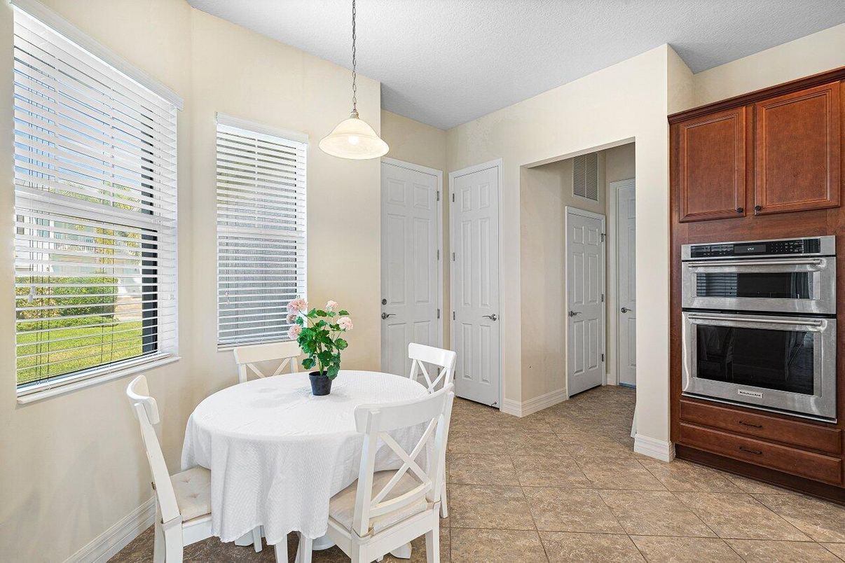Dining room, Interior, Pendant Lights