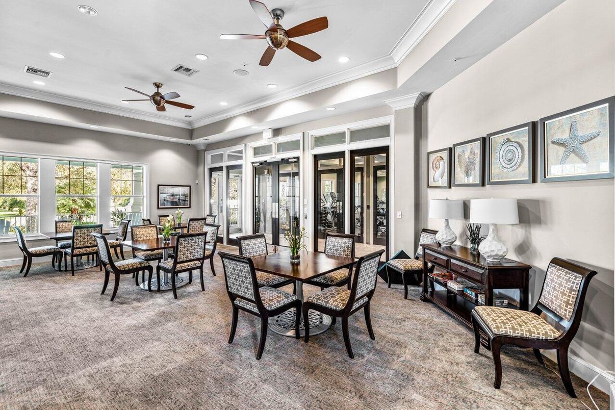 Dining room, Interior, Recessed Lighting