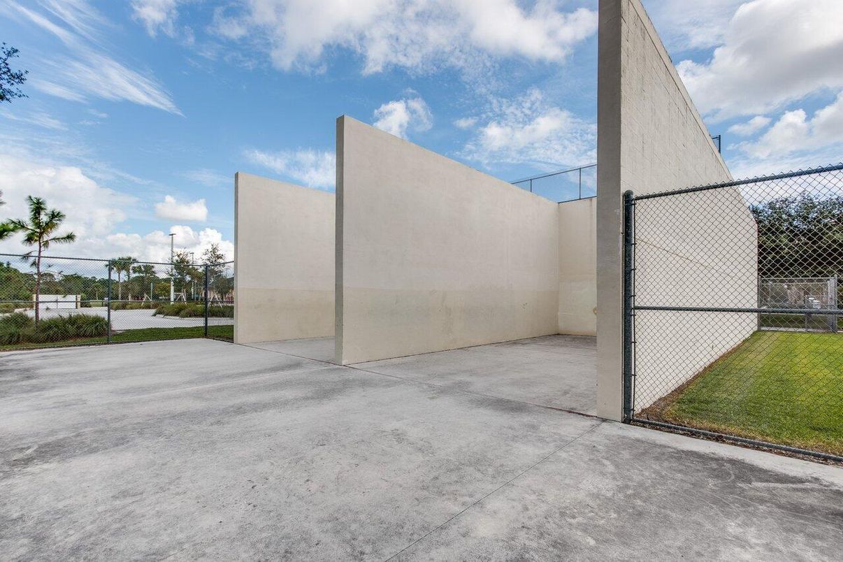 Exterior, Facade, None