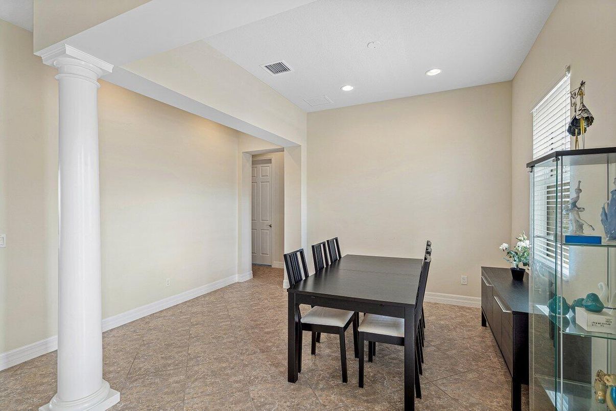 Dining room, Interior, Recessed Lighting