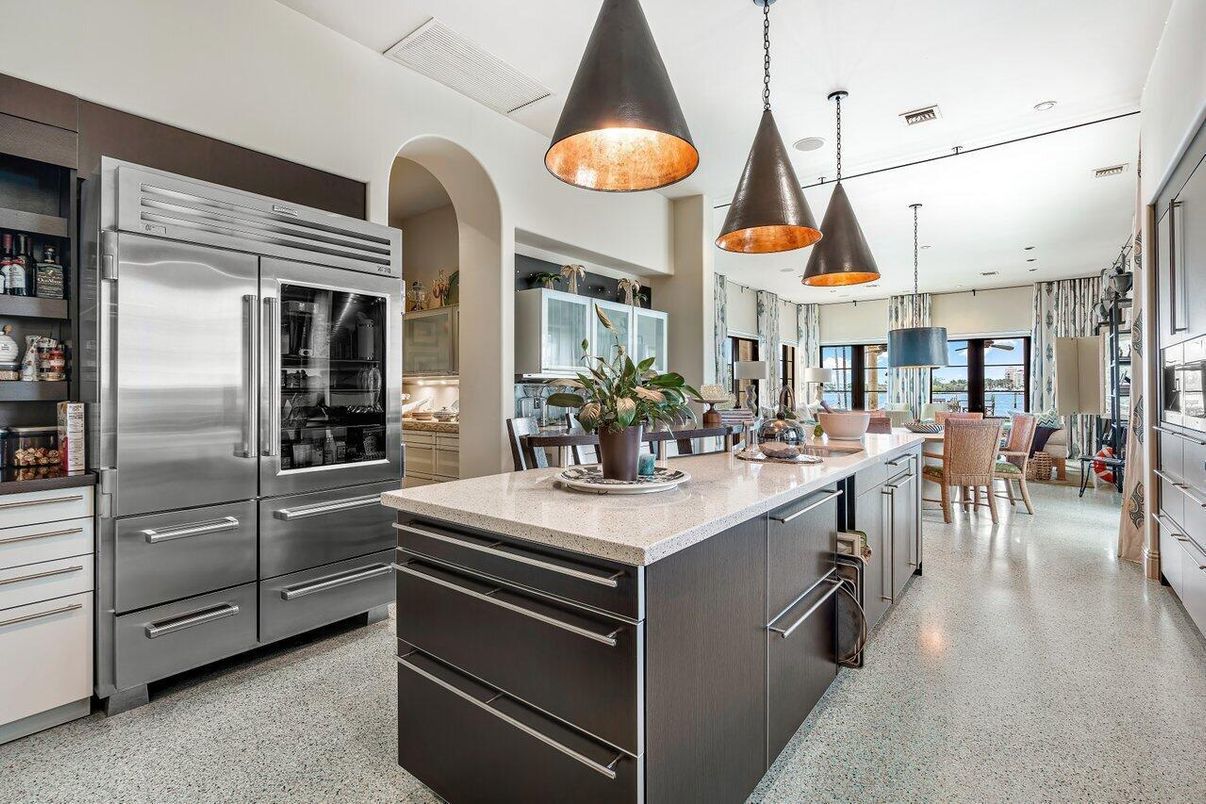 Dining room, Interior, Kitchen, Pendant Lights, Recessed Lighting, Stainless Steel Appliances