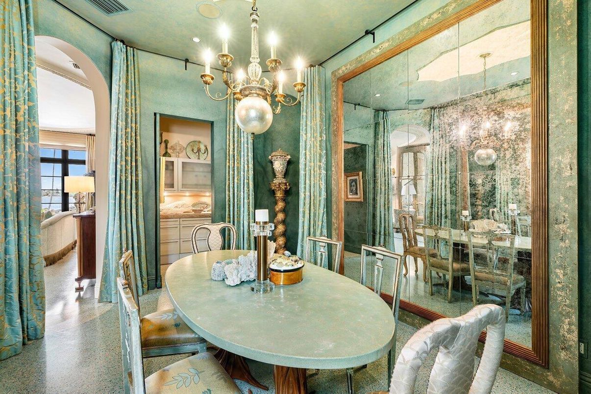 Chandelier, Dining room, Interior