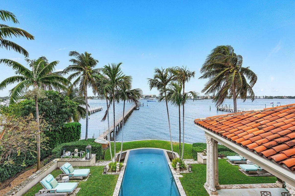 Exterior, Pool, Water