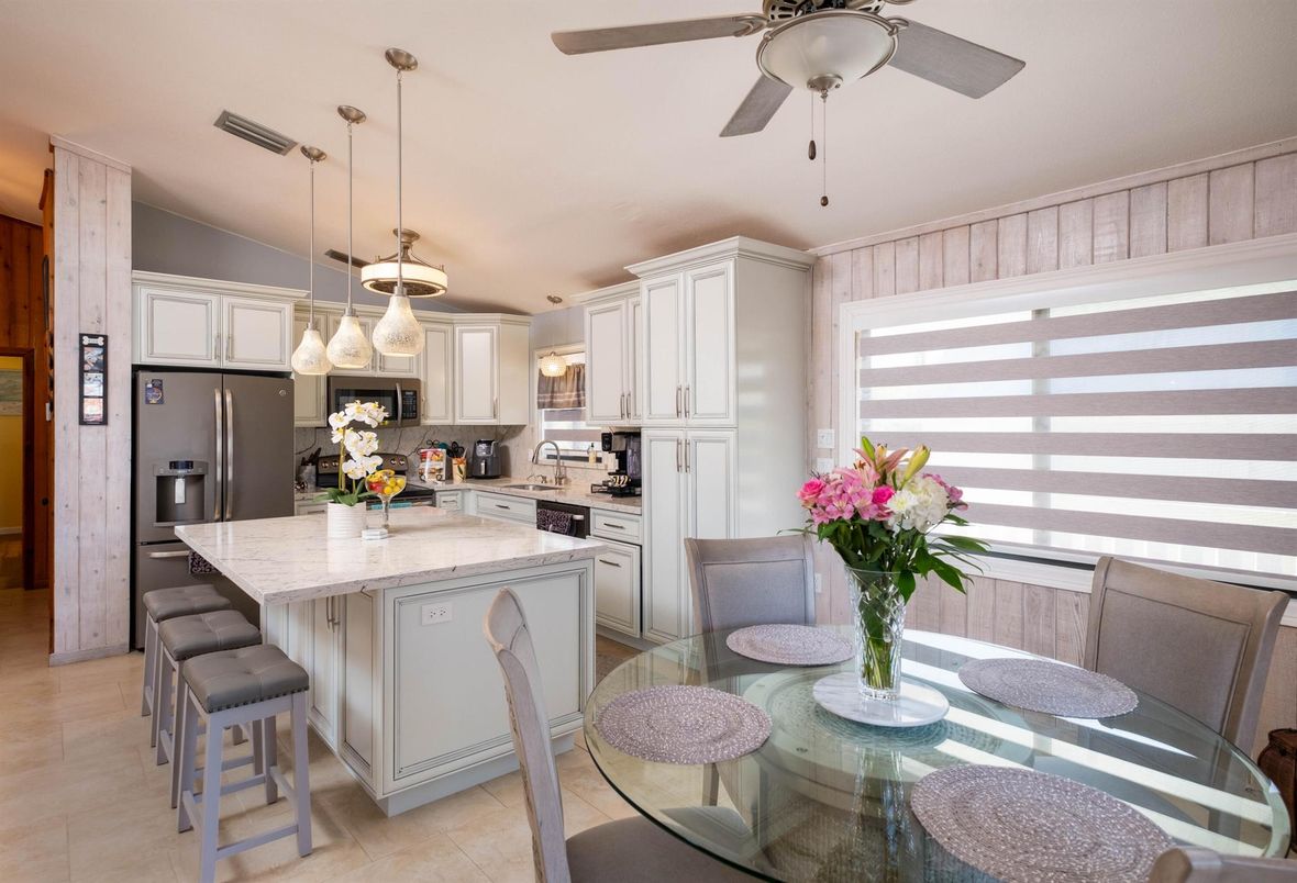 Dining room, Interior, Kitchen, Pendant Lights