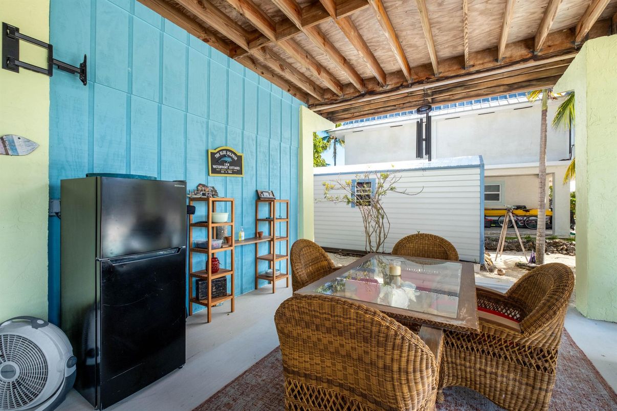 Dining room, Exterior, Interior