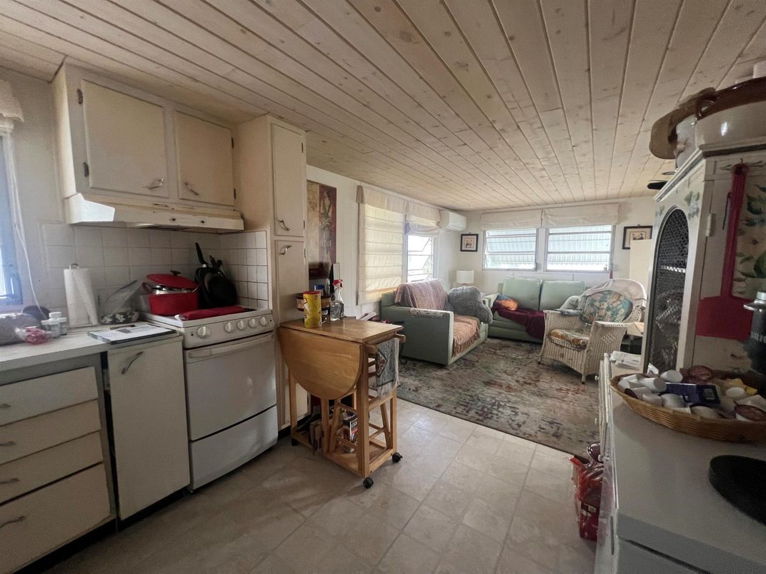 Interior, Kitchen, Living room, Washer, Wooden Ceilings