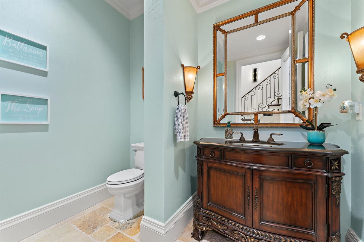 Bathroom, Interior, Recessed Lighting
