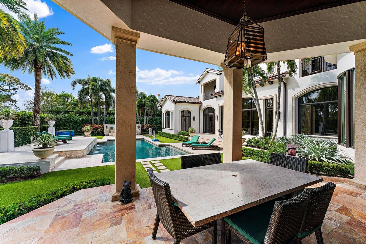 Exterior, Pool