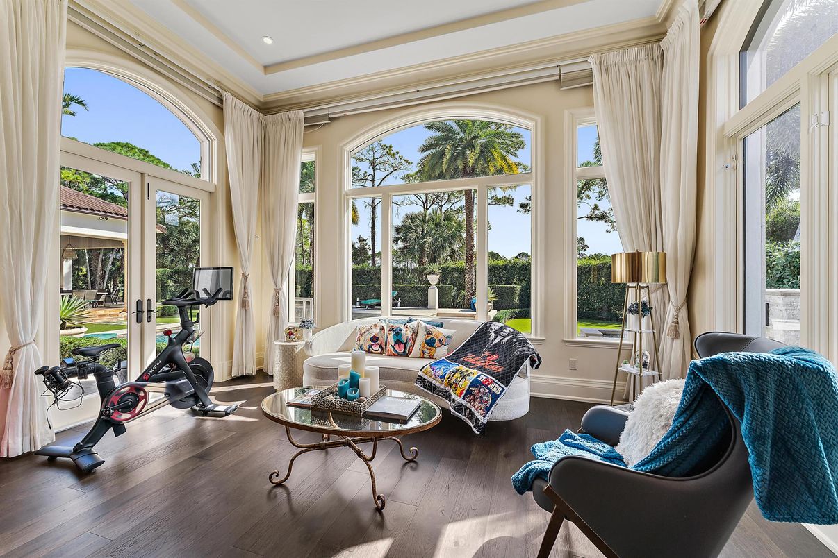 Fitness Equipment, Interior, Living room, Recessed Lighting, Sun Room, Wood Texture Flooring