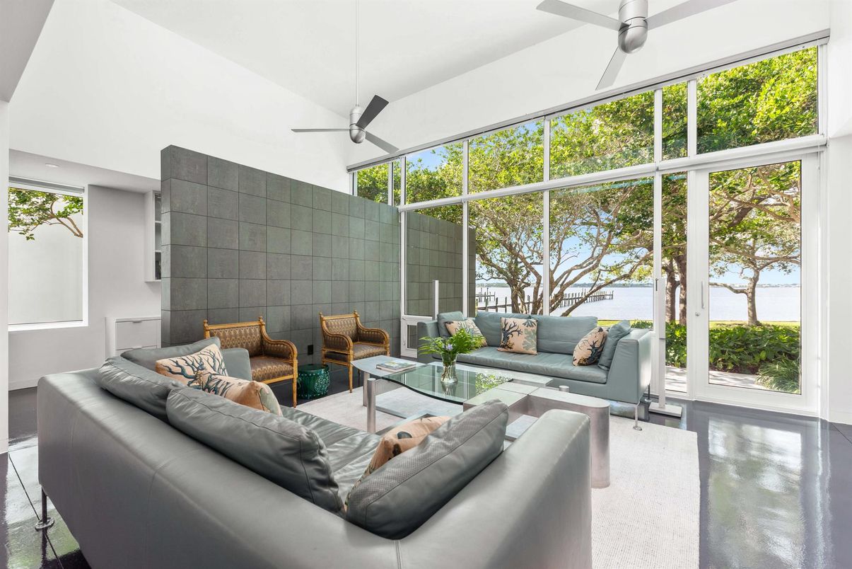 Interior, Living room, Water