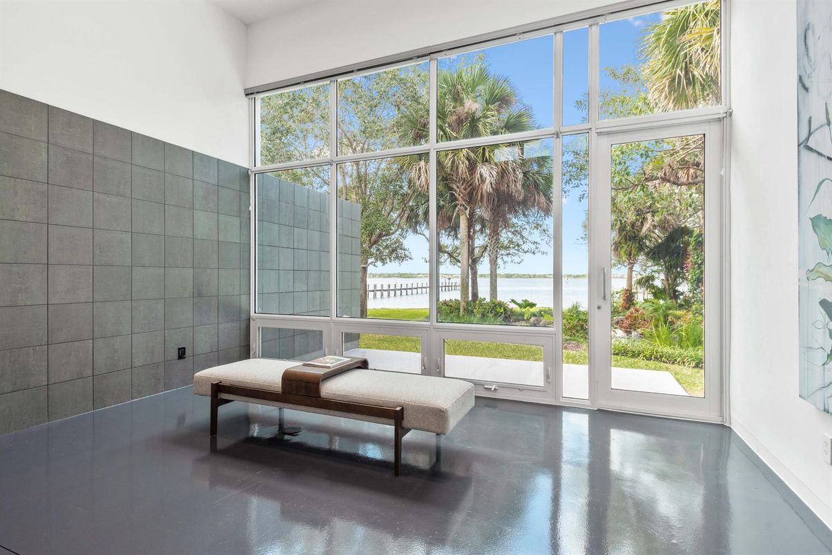 Interior, Sun Room, Water