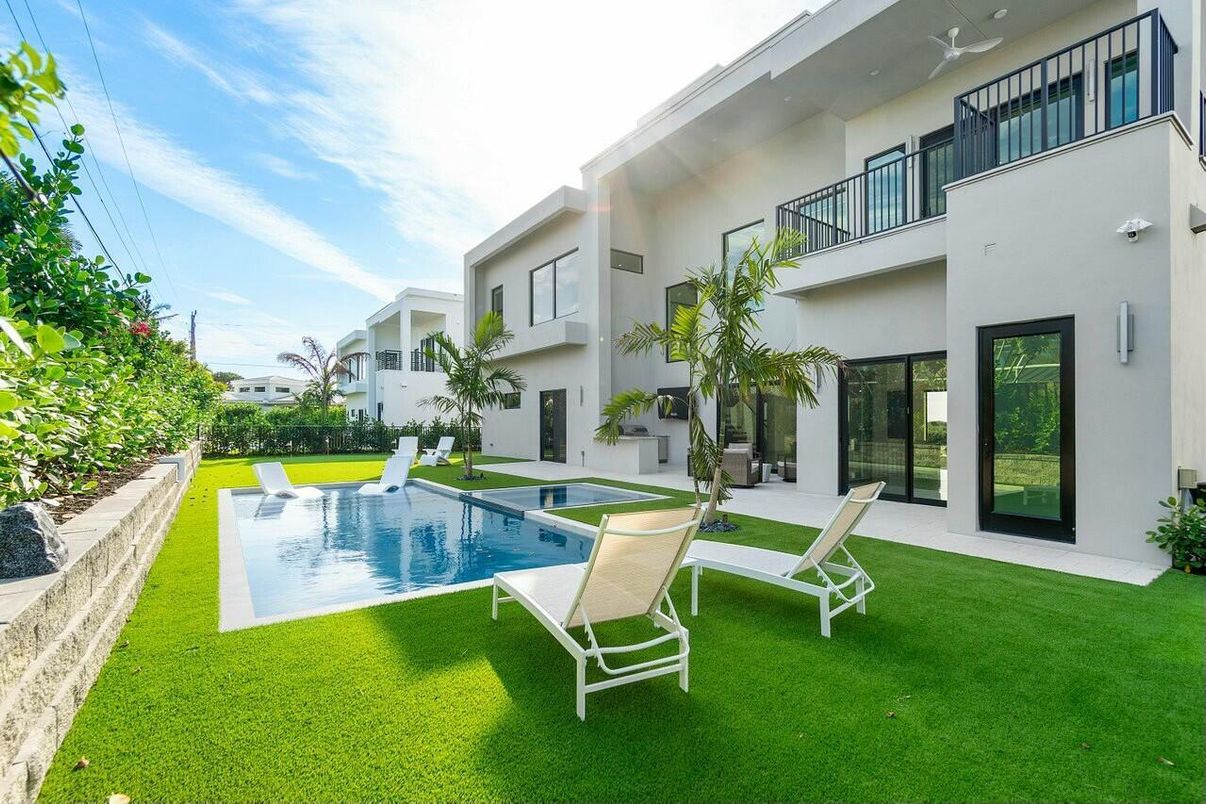 Backyard, Exterior, Pool