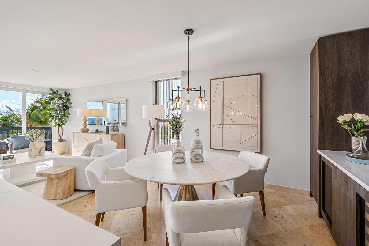 Dining room, Interior, Living room, Pendant Lights