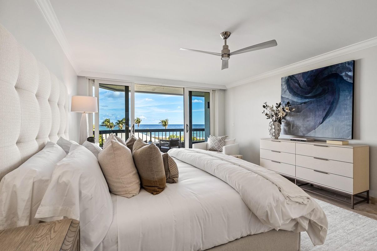 Bedroom, Interior, Water