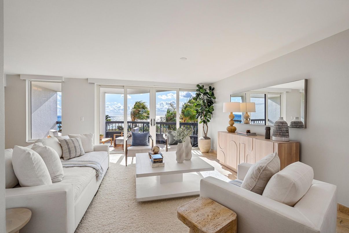 Interior, Living room, Water