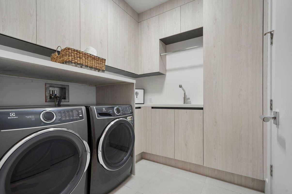 Interior, Washer