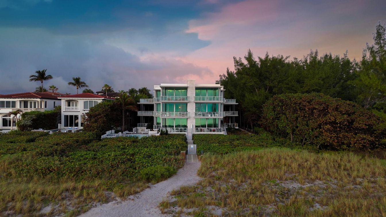 Backyard, Exterior, Facade, Condo Building