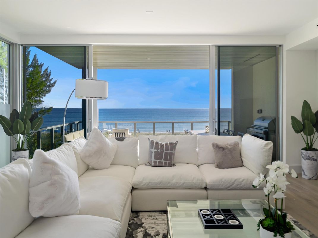 Interior, Living room, Water