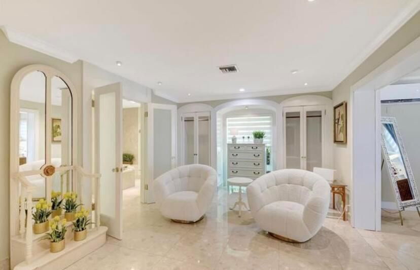 Interior, Recessed Lighting, Walk-in Closets