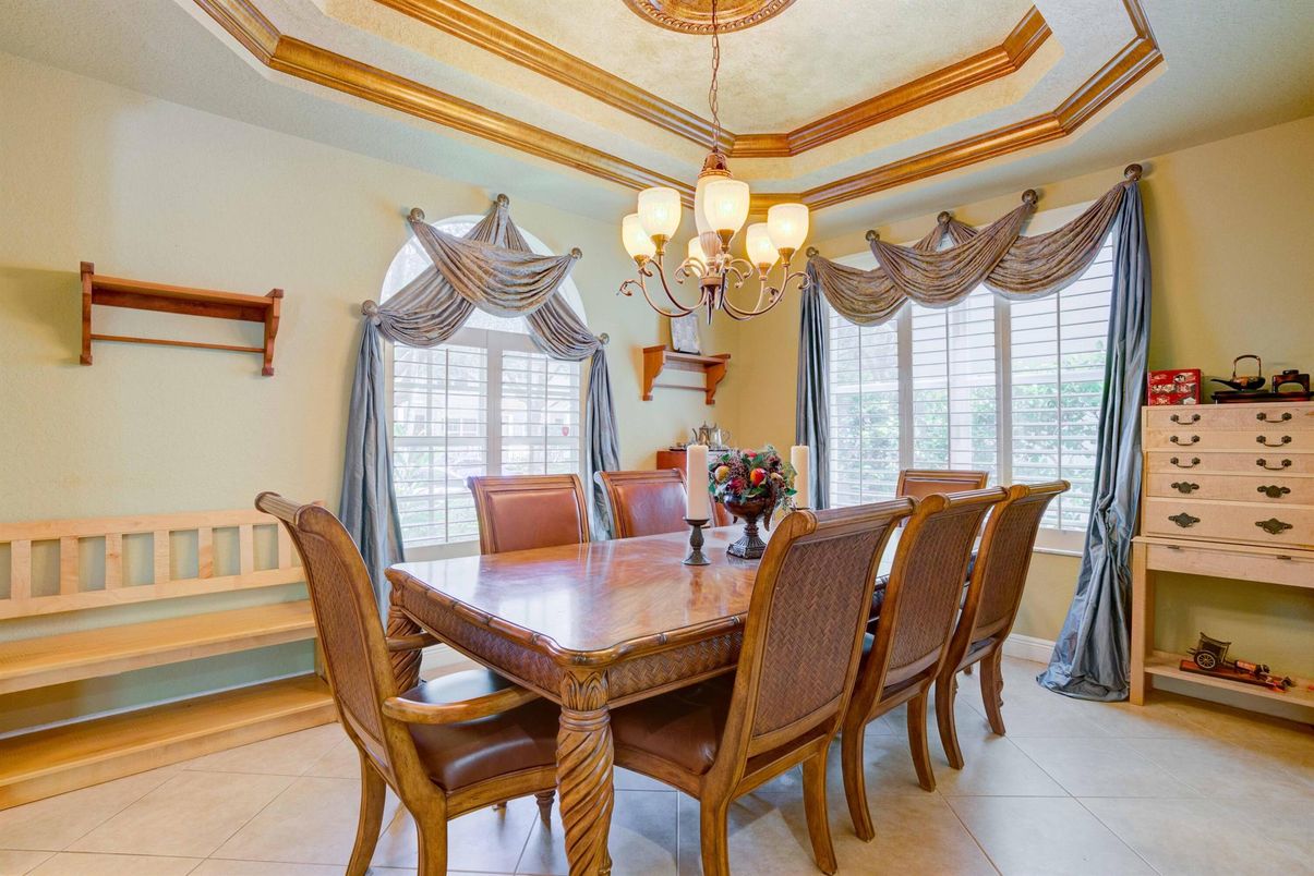 Chandelier, Dining room, Interior