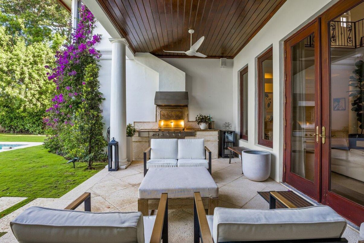 Exterior, Fireplace