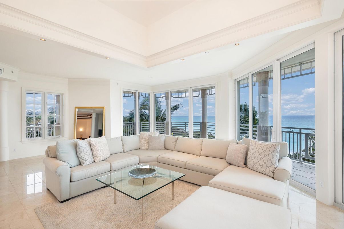 Interior, Living room, Recessed Lighting, Water